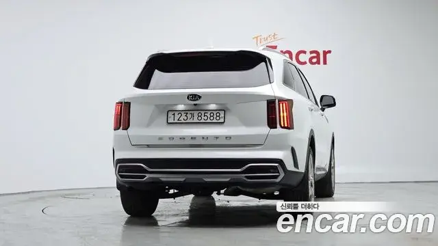 Kia Sorento 2021 — Фото 4/20
