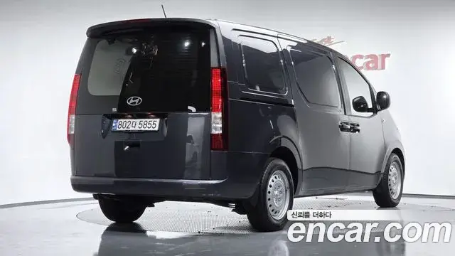 Hyundai Staria 2025 — Фото 2/20