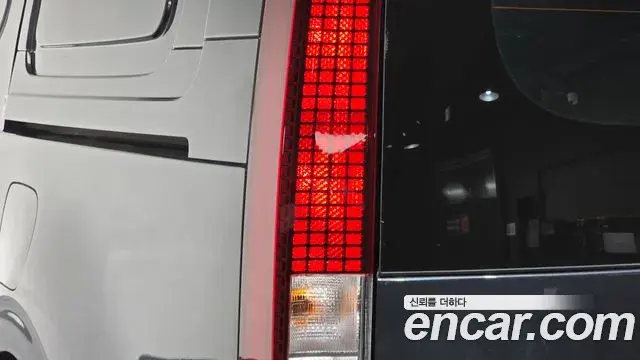 Hyundai Staria 2025 — ფოტო 23/30