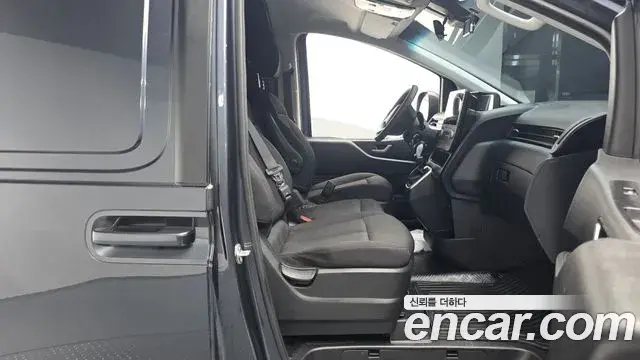 Hyundai Staria 2025 — ფოტო 20/30