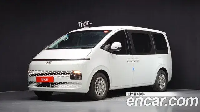 Hyundai Staria 2023 — Photo 1/20