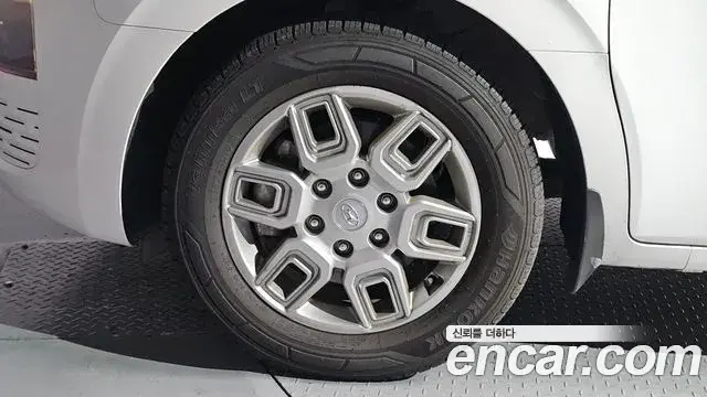 Hyundai Staria 2023 — Photo 5/20