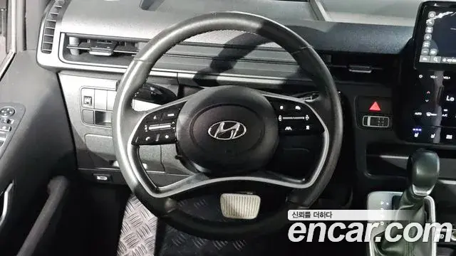 Hyundai Staria 2023 — Photo 11/20