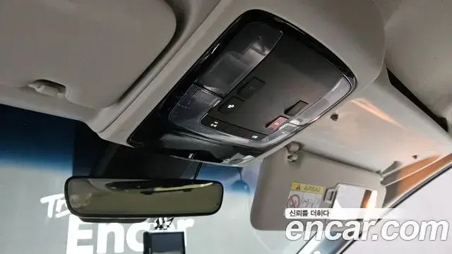 Hyundai Staria 2023 — Photo 17/20