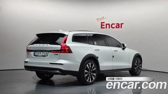 Volvo V60 Cross Country 2024 — Şəkil 20/35
