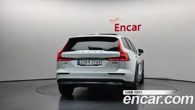 Volvo V60 Cross Country 2024 — Şəkil 35/35