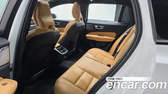 Volvo V60 Cross Country 2024 — Şəkil 28/35
