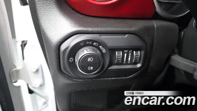Jeep Wrangler 2022 — Фото 20/20