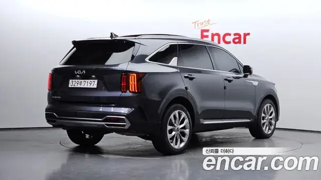 Kia Sorento 2023 — Фото 2/20