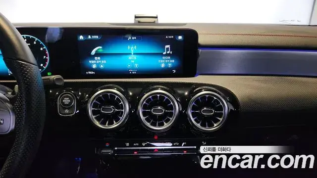 Mercedes-Benz CLA-Class 2021 — Фото 15/17