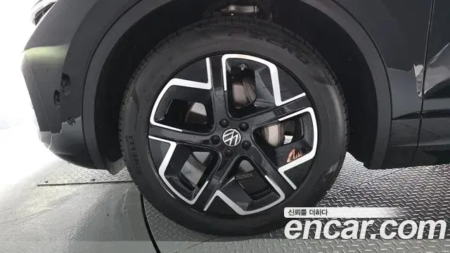 Volkswagen Touareg 2025 — Şəkil 15/41