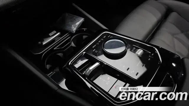 BMW 5 Series 2025 — Фото 9/20