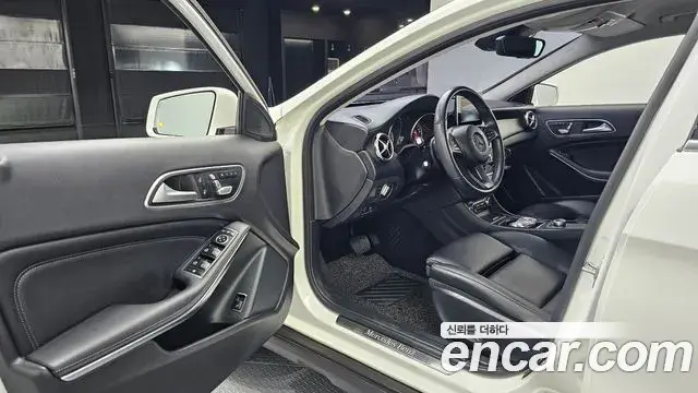 Mercedes-Benz GLA-Class 2019 — Фото 10/20