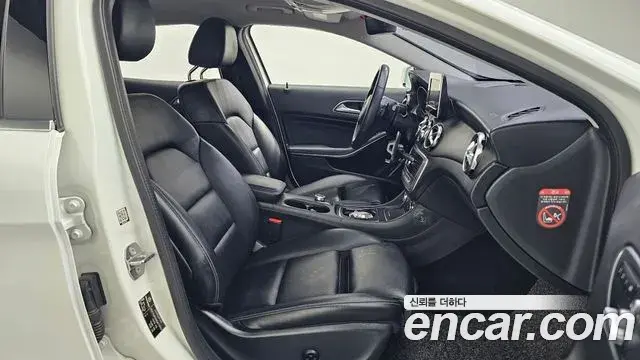 Mercedes-Benz GLA-Class 2019 — Фото 11/20
