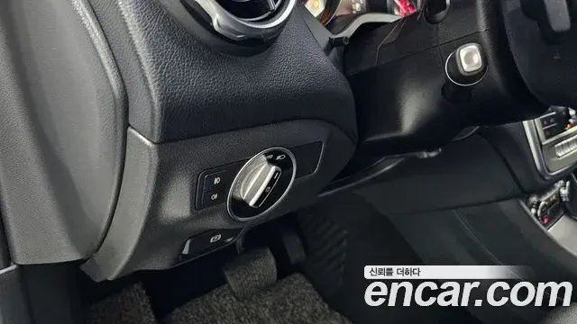 Mercedes-Benz GLA-Class 2019 — Фото 16/20