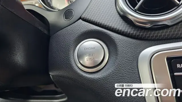 Mercedes-Benz GLA-Class 2019 — Şəkil 21/31