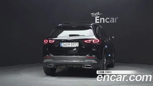 Mercedes-Benz GLA-Class 2020 — Фото 4/20