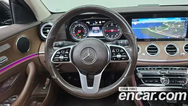 Mercedes-Benz E-Class 2019 — Фото 13/20