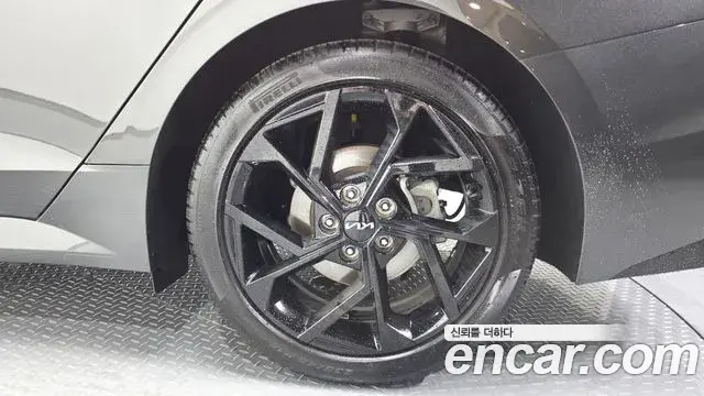 Kia K5 2024 — ფოტო 22/36