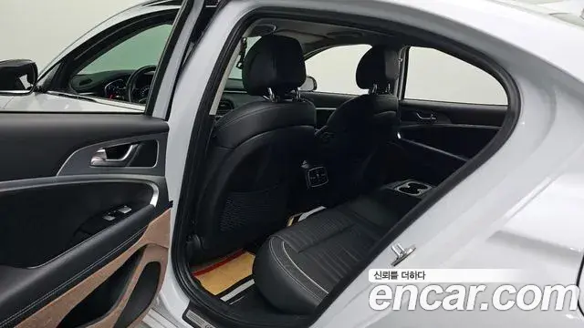 Genesis G70 2019 — ფოტო 3/20