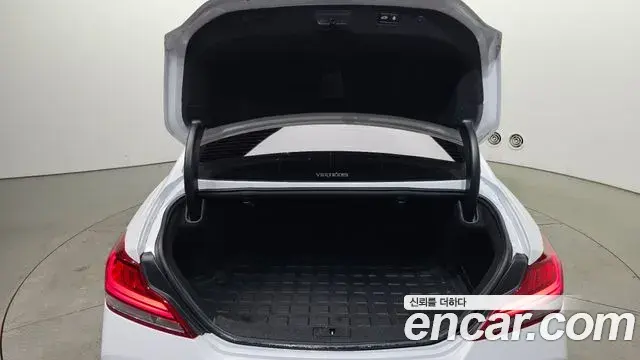 Genesis G70 2019 — ფოტო 2/20