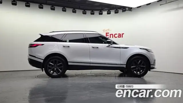 Land Rover Range Rover Velar 2026 — Photo 15/20