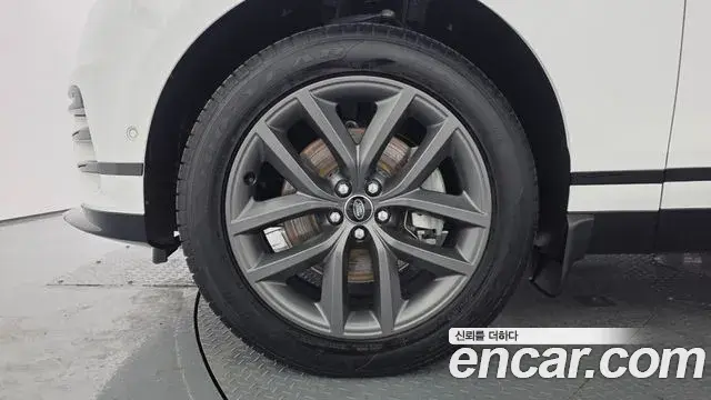 Land Rover Range Rover Velar 2026 — Photo 11/20