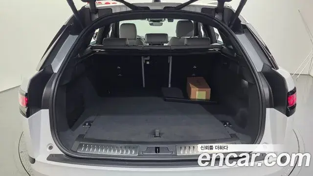 Land Rover Range Rover Velar 2026 — Photo 5/20