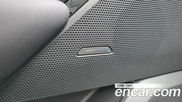 Land Rover Range Rover Velar 2026 — Photo 3/20