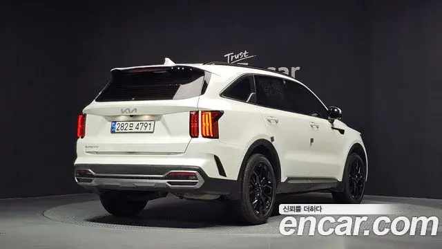 Kia Sorento 2023 — Фото 2/20