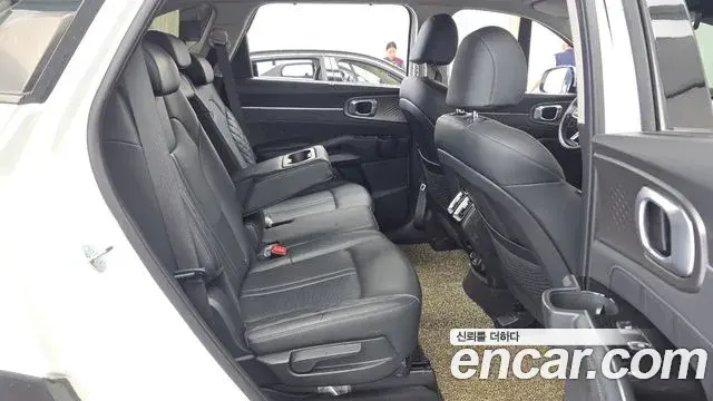 Kia Sorento 2023 — Фото 12/20