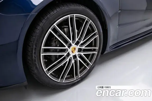Porsche Panamera 2018 — Фото 5/20