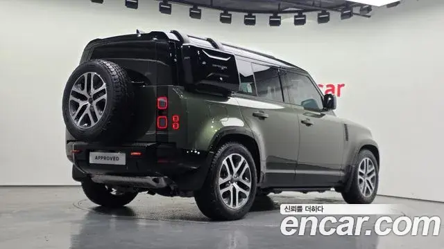 Land Rover Defender 2026 — Фото 2/20