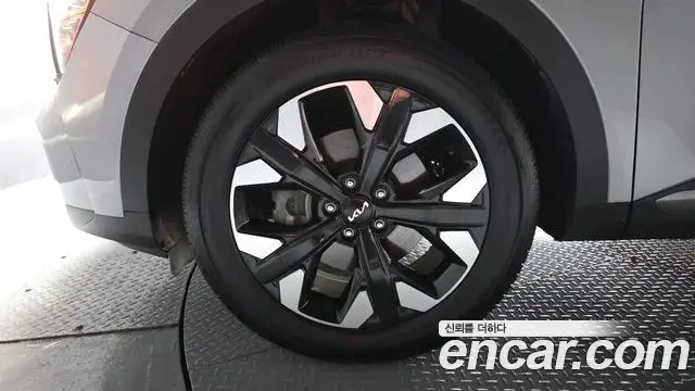 Kia Sportage 2024 — ფოტო 33/42