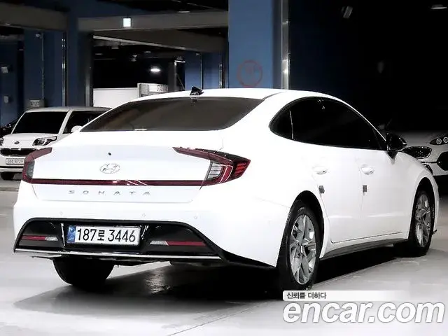 Hyundai Sonata 2021 — Фото 1/20