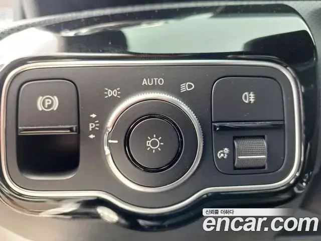 Mercedes-Benz A-Class 2024 — Photo 9/16