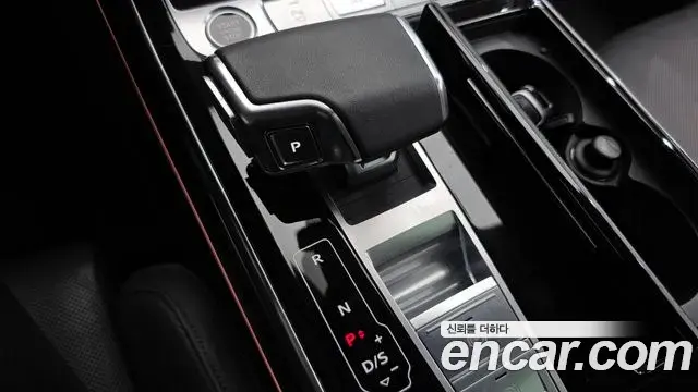 Audi A8 2023 — Şəkil 10/20