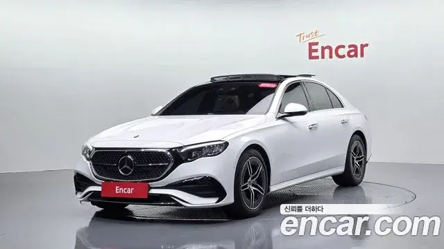 Mercedes-Benz E-Class 2026 — Photo 10/20