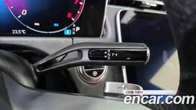 Mercedes-Benz E-Class 2026 — Photo 8/20