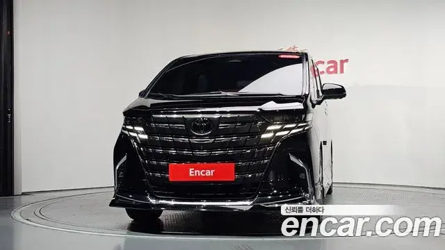 Toyota Alphard 2023 — Photo 21/38