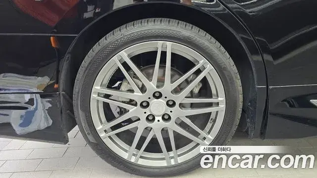 Toyota Alphard 2023 — Photo 16/38