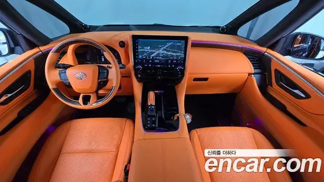 Toyota Alphard 2023 — Photo 18/38