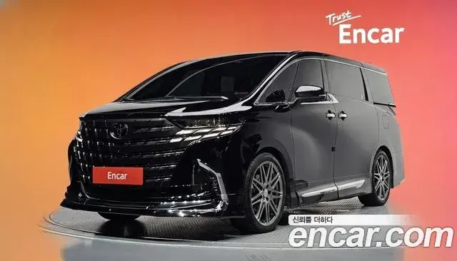 Toyota Alphard 2023 — Photo 13/38