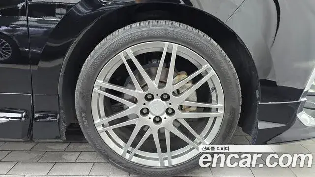 Toyota Alphard 2023 — Photo 10/38