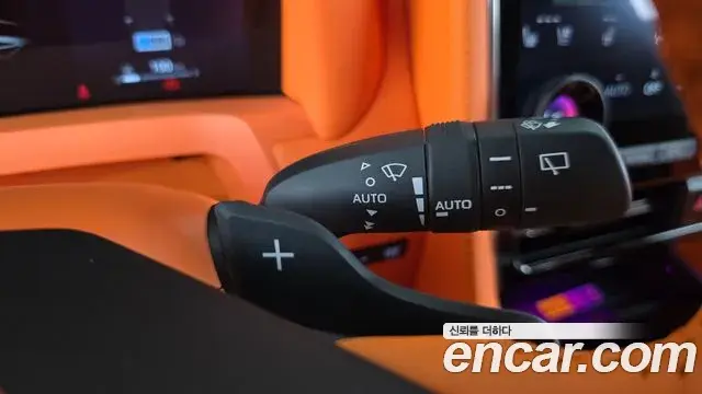 Toyota Alphard 2023 — Photo 34/38