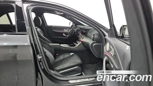 Mercedes-Benz E-Class 2023 — Фото 18/20