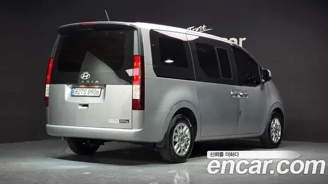 Hyundai Staria 2025 — Фото 2/20
