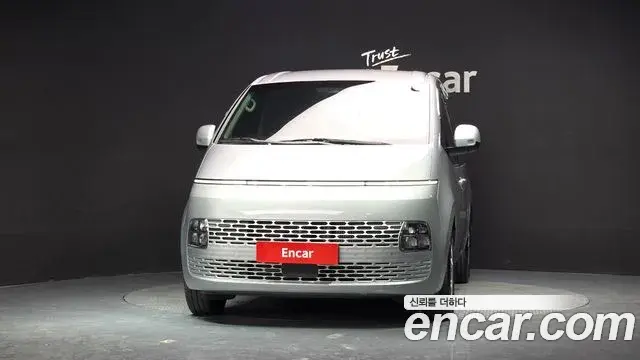 Hyundai Staria 2025 — Фото 3/20