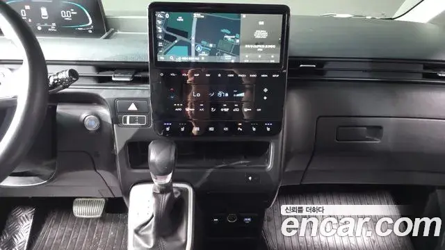 Hyundai Staria 2025 — Фото 13/20