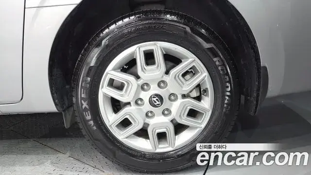 Hyundai Staria 2025 — Photo 15/33